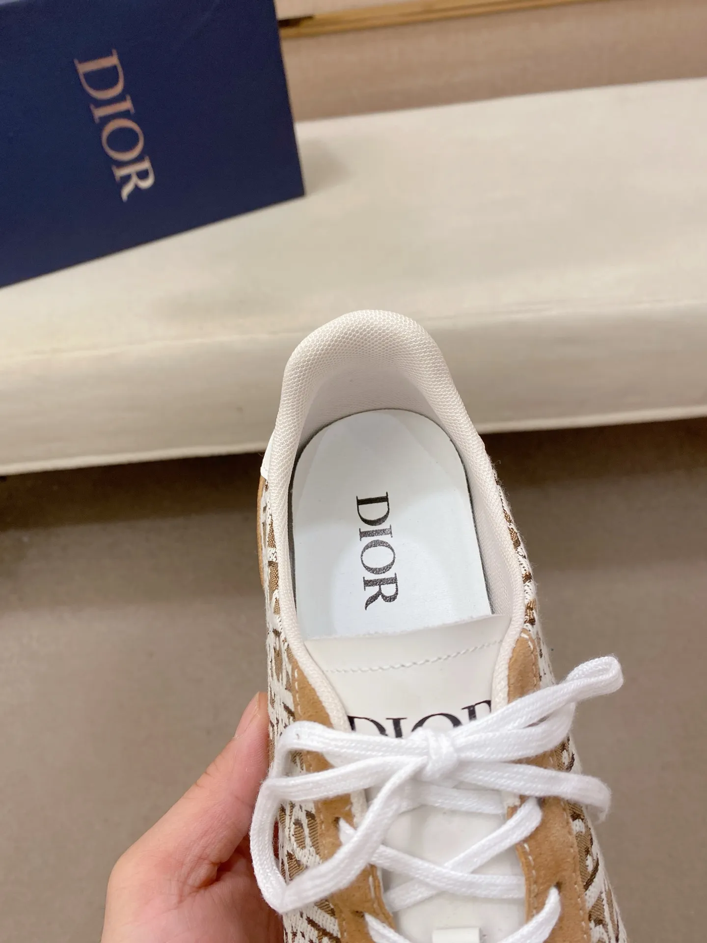 Men's shoes💰: 440💰Couple style💏 [Dior·Dior] New casual sports style men's shoes, new spring and summer design, perfect workmanship, lace-up lazy style to create wardrobe quality, upper: imported first-layer cowhide, mesh breathable lining soft and comfortable, ultra-light TPU wear-resistant outsole, simple, versatile fashion men's shoes, excellent color code number 35--44. (45,46 customized items are not returnable or exchangeable)
